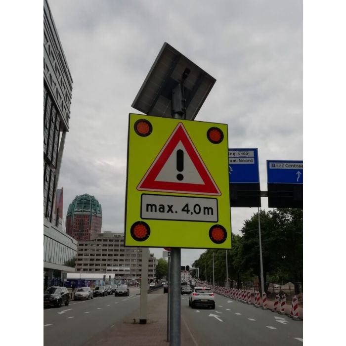 Solar LED attentiebord J37 met onderbord met doorrijhoogte