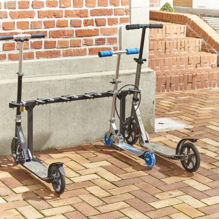 Stepstalling voor 6 steppen, plaats voor 6 steppen naast elkaar, steppen staan op 1 niveau