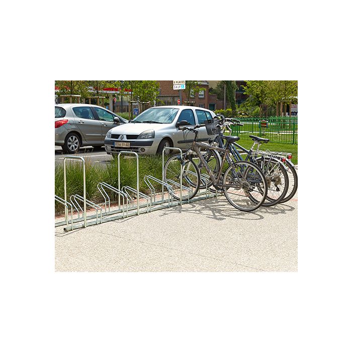 Verzinkt fietsenrek 8 fietsen voorzien van 4 beugels