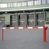 Handbediende slagboom met vaste steun en gasdrukveer, overspanning 490 cm, rood/wit