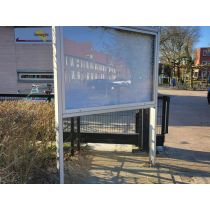 Vrijstaande vitrine enkelzijdig