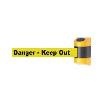 Wandcassette met uittrekbaar lint 7,70 meter, kleur lint geel/zwart voor zien van zwarte tekst “DANGER – KEEP OUT”
