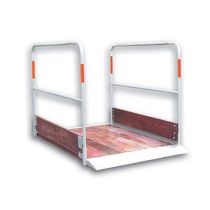 Loopbrug in hout met metalen leuningen, 170 x 100 cm 